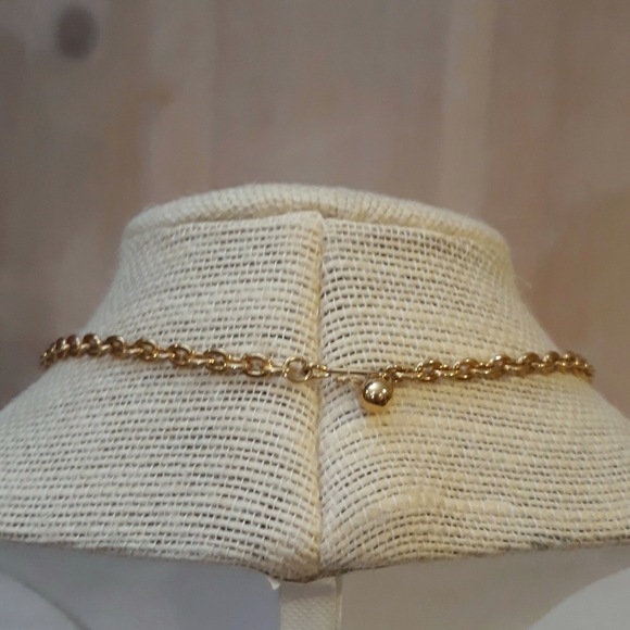 3/$15 Vintage green & white necklace - Picture 3 of 4